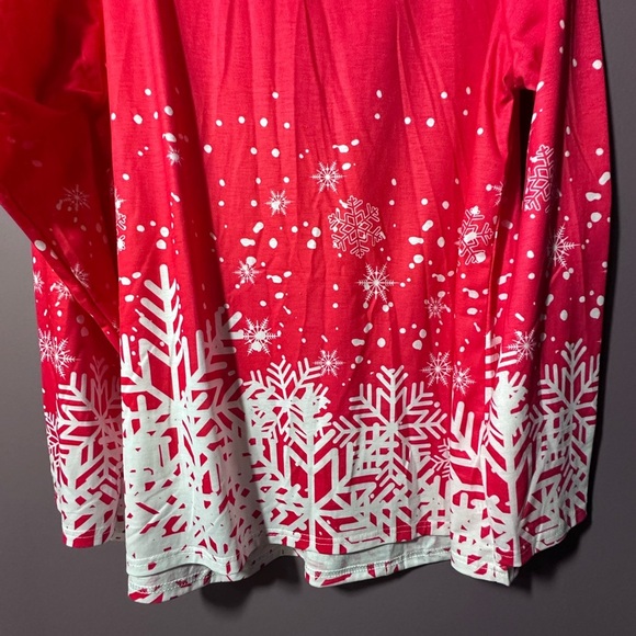 Women's Red Snowflake Print Top - Picture 4 of 4